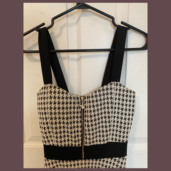 Parisian Collection Dress Black and White with Elastic/Stretchy waist - Picture 3 of 4